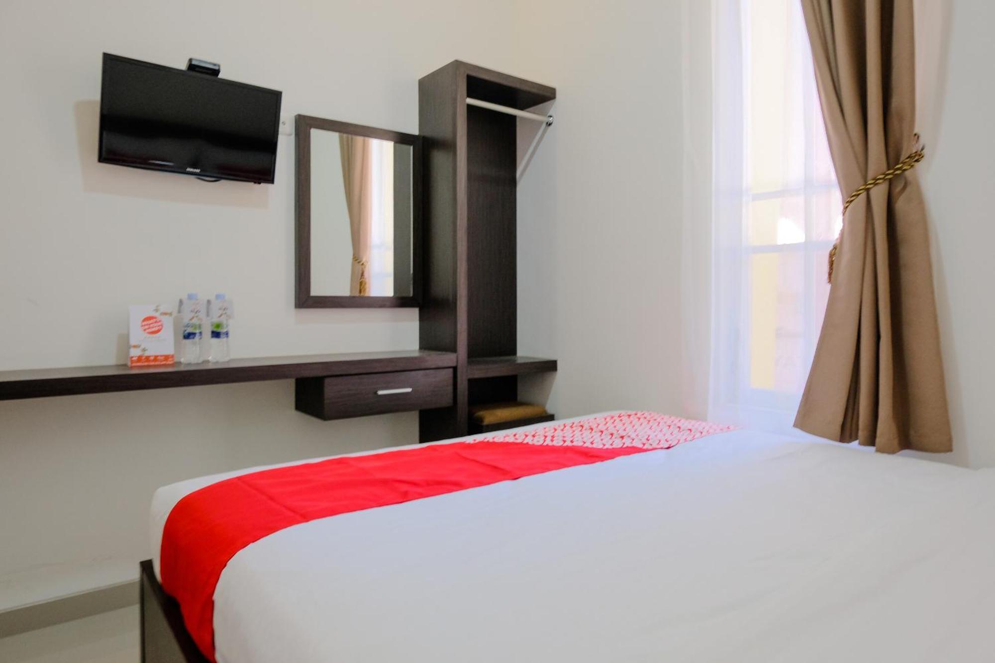 OYO 1665 Aurila Homestay Syariah Malang Bagian luar foto
